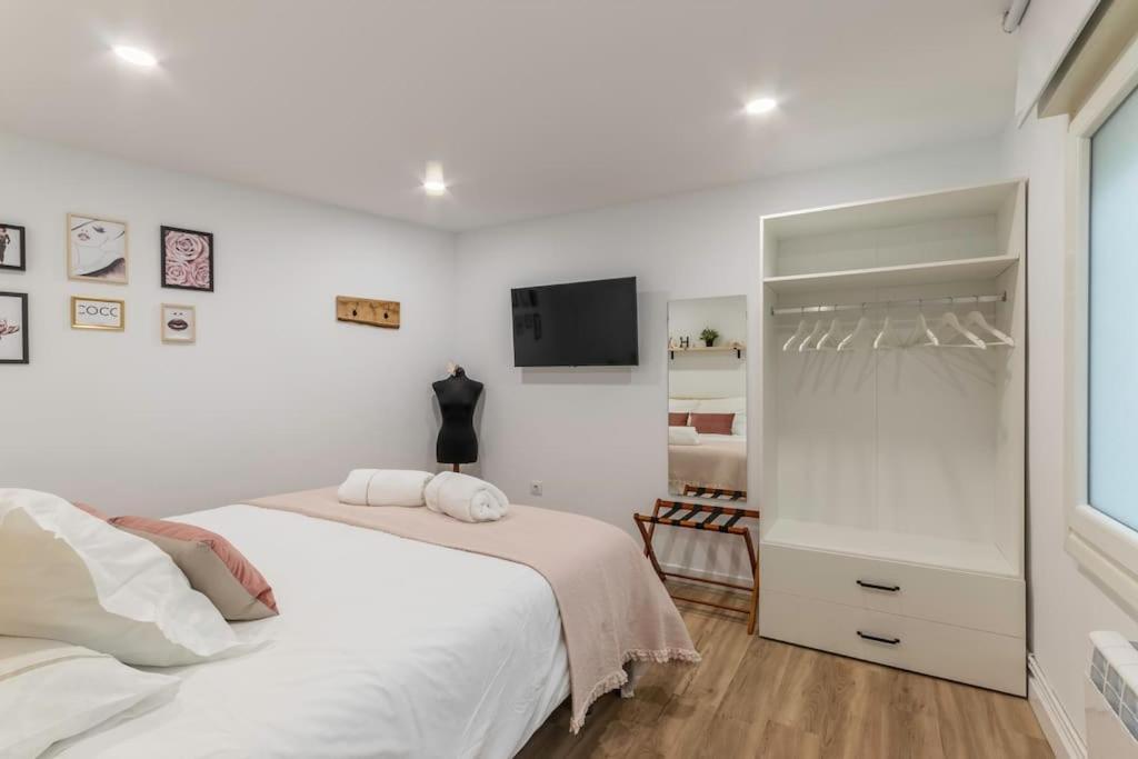 Apt In The Old Town With Cool Terrace!! Private Parking Bilbao Buitenkant foto