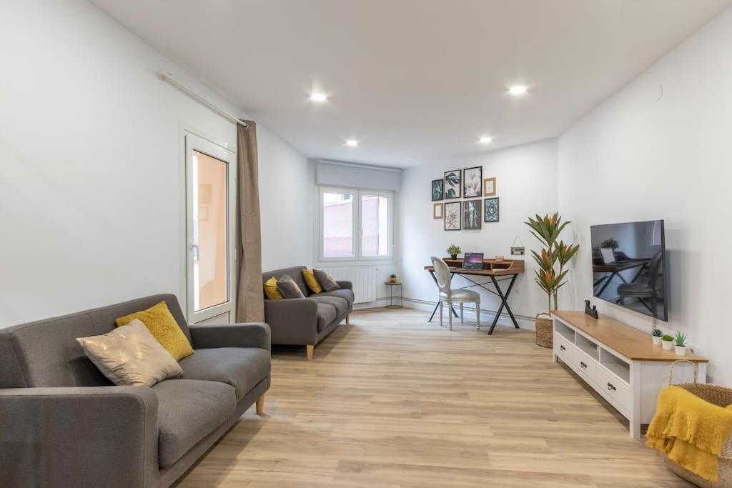 Apt In The Old Town With Cool Terrace!! Private Parking Bilbao Buitenkant foto